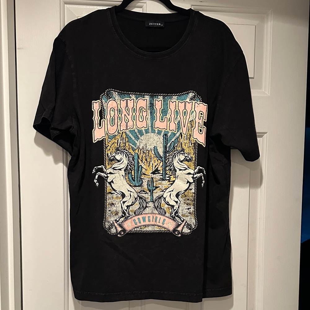 Zutter small black  Graphic Tee with Western Design. Like new